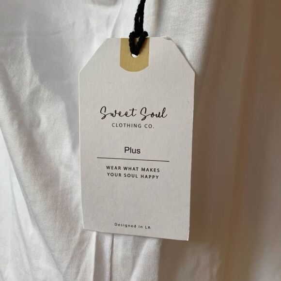 SWEET SOUL Rainbow Hearts Embroidered Tee 1X - Picture 4 of 5